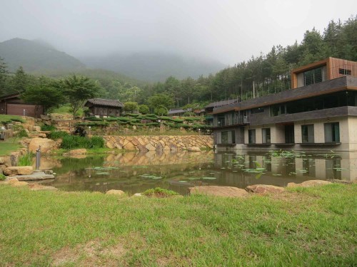 The new guest accommodation at Suseonsa