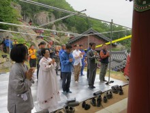 Introductions before the ribbon-cutting