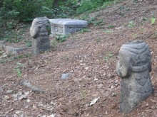 The less well-preserved tombs on Choansan are rather melancholy