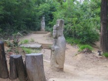 Some of the better-preserved statues on Choansan