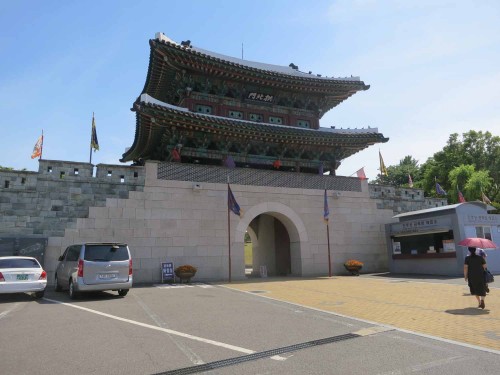 The Gongbukmun - the main entrance to Jinju fortress