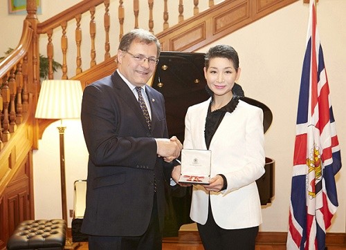 Ambassador Charles Hay with Kim Sungjoo