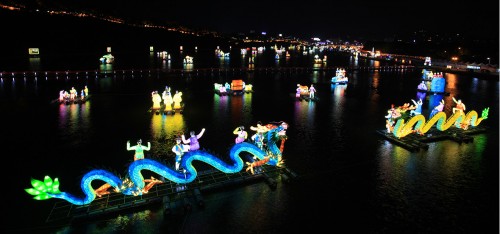 The Jinju Lantern Festival (Namgang Yudeung Festival). 