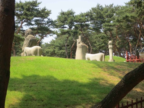 The Tomb of Queen Jeonghyeon in the Seolleung