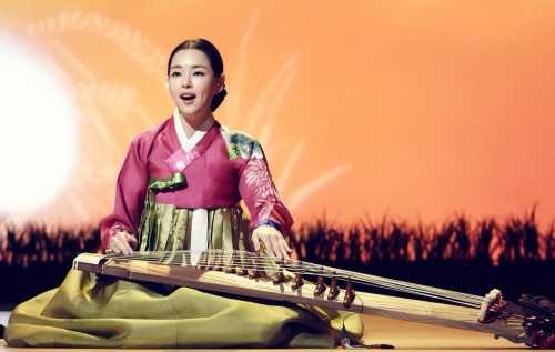 Kayagum player