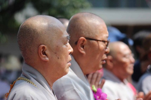 Prayers during the Yeongsanjae