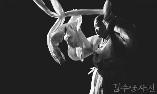 Kim Soo-nam shaman photo