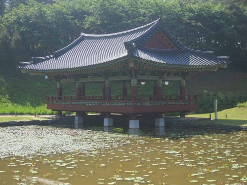 The lotus pond to the south of the temple
