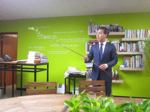 Mayor Kim Seung-su