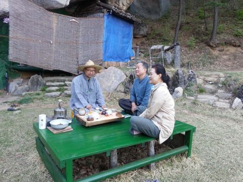 Early morning tea at Wolbong's hermitage