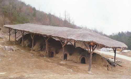 Joseon-yo, the 170-year-old kiln owned by potter Munsan Kim Young-sik