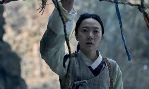 Bae Doo-na in Kingdom