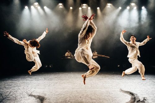 Modern Table perform Sokdo (photo © KCCUK)