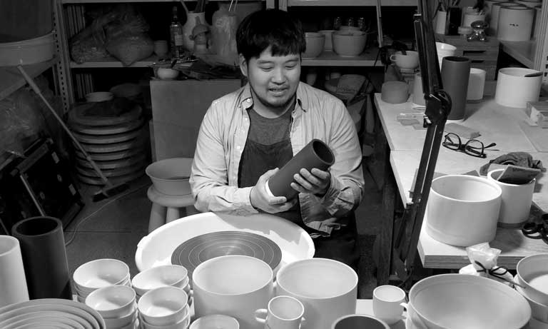 Jaejun Lee in his studio
