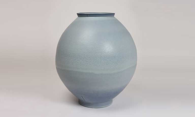 Mun Pyung: Snow-Clad Moon Jar