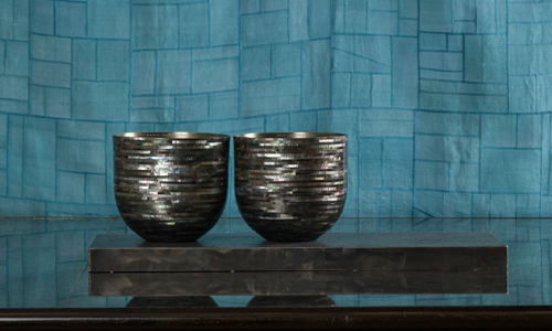 Blue Jobakbo by Lee So-ra and Black Pearl Cup (paired) by Kim Hyun-ju