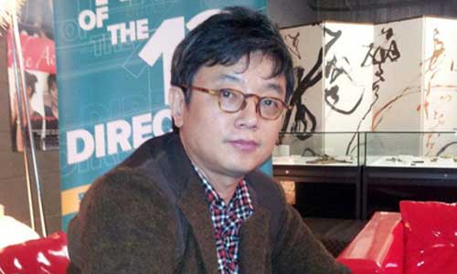 E J-yong at the KCC