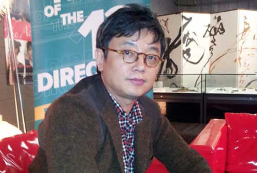 E J-yong at the KCC