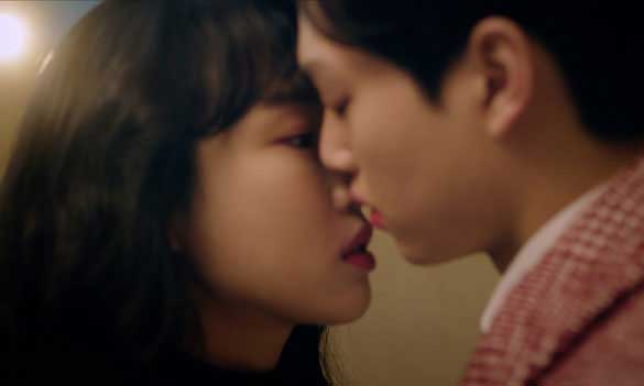 Still from Beautiful Vampire